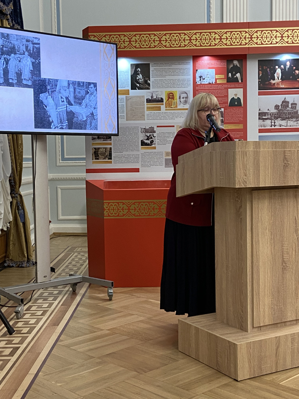 Новгородская областная библиотека приняла участие в конференции, посвященной 35-летию возрождения Новгородской митрополии Новгородская областная библиотека приняла участие в конференции, посвященной 35-летию возрождения Новгородской митрополии